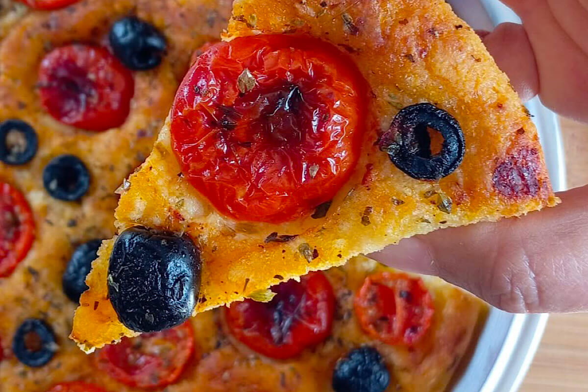 Questa è la vera focaccia barese: il metodo infallibile spiegato passo dopo passo