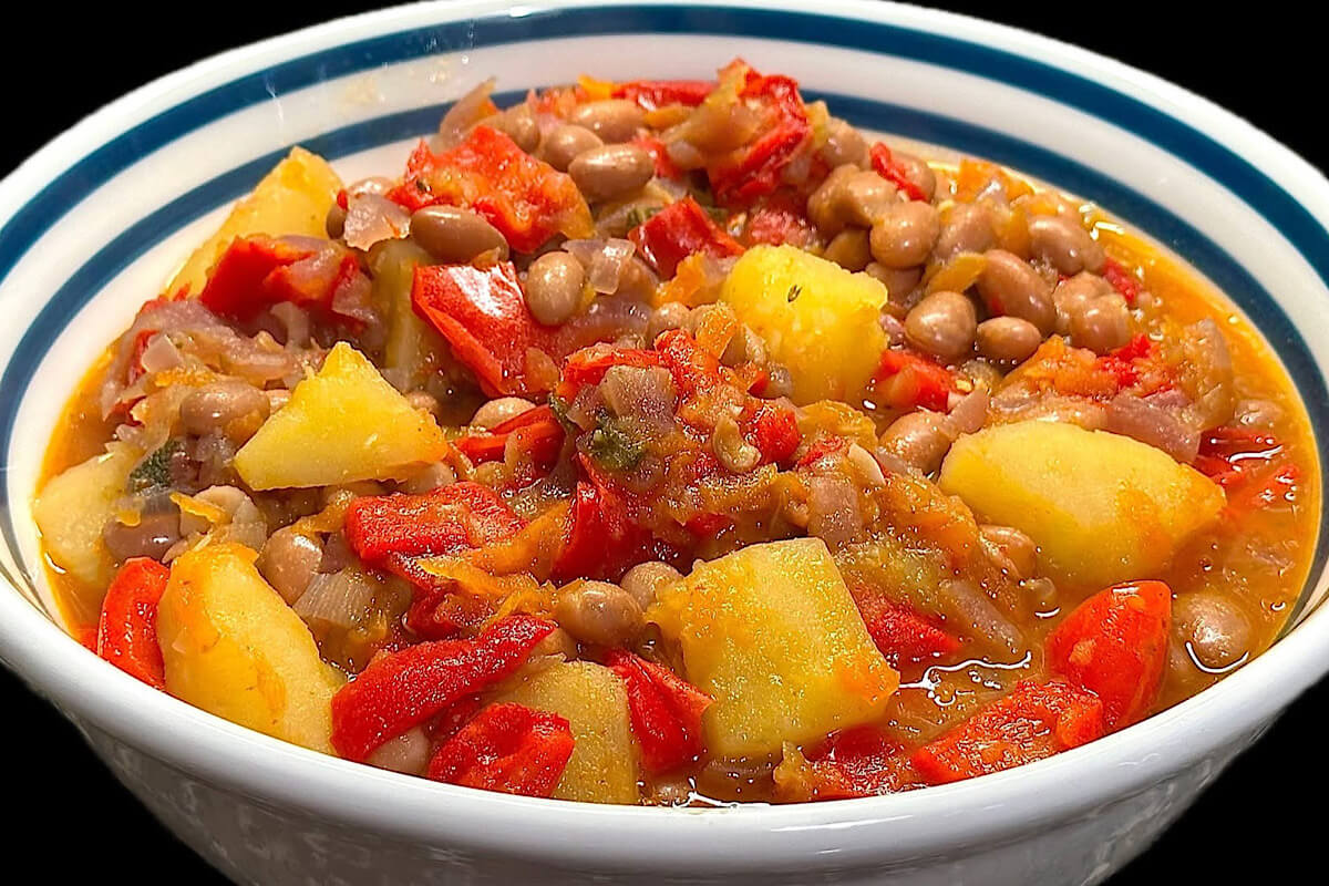 Gulasch di verdure: il piatto ungherese che diventa vegetariano e profumatissimo