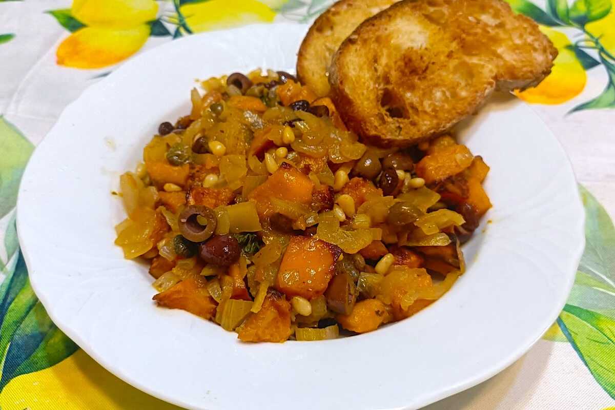 L’unico modo per cucinare la zucca Delica? Dimentica le solite ricette e prepara questa Caponata (in forno o friggitrice ad aria)!