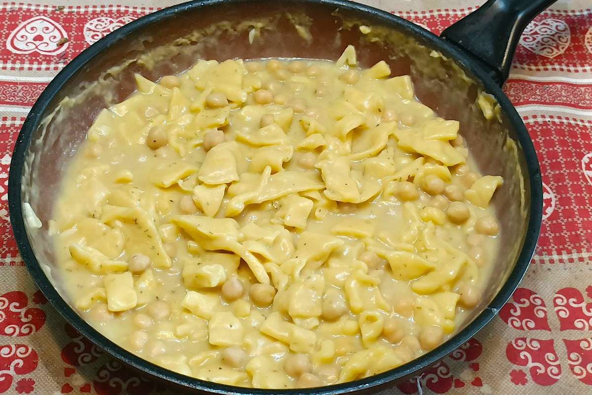 Voglia di pasta fatta in casa? Maltagliati con i ceci: un primo veloce ed equilibrato