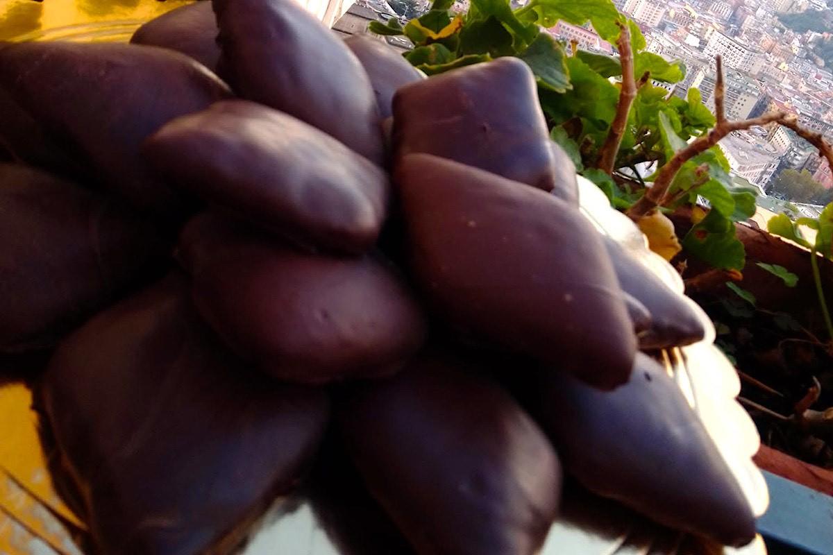 Mostaccioli morbidi: la tradizione natalizia campana al cioccolato