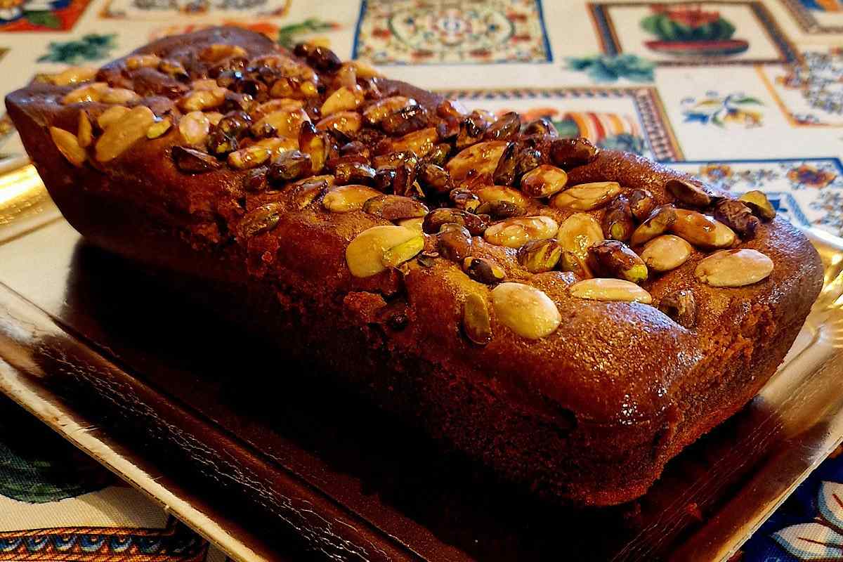 Plumcake alle mandorle senza farina e senza zucchero: è fit, è buono, e si cuoce in friggitrice ad aria