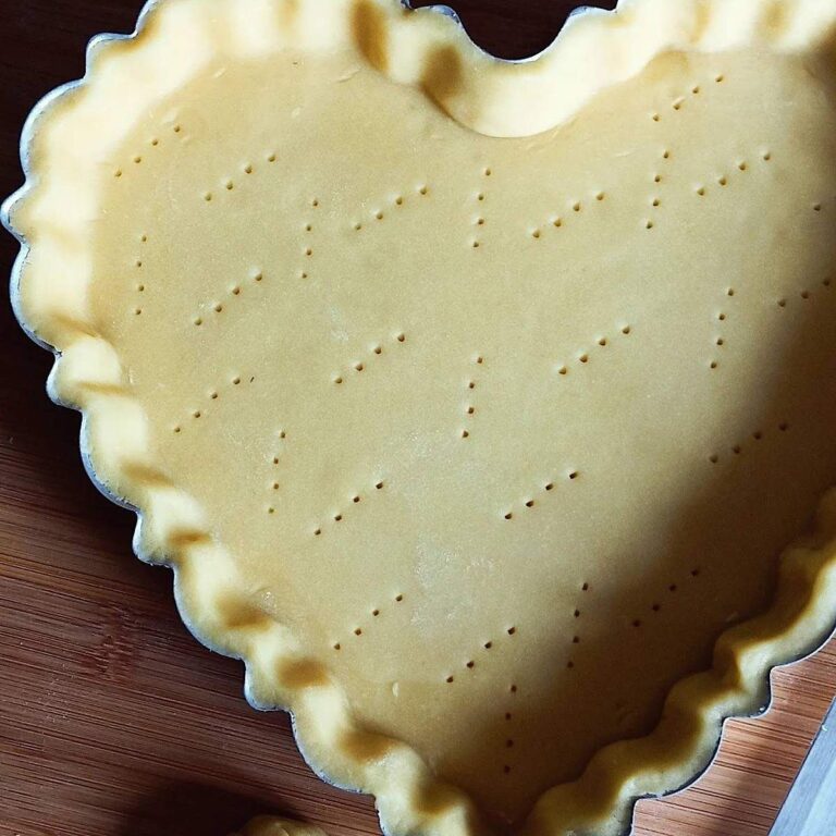 base crostata a cuore