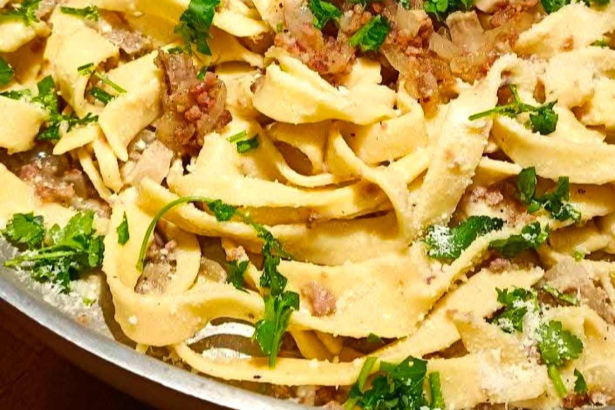 Semplici ma con carattere: fettuccine all’abruzzese fatte in casa, il primo della tradizione