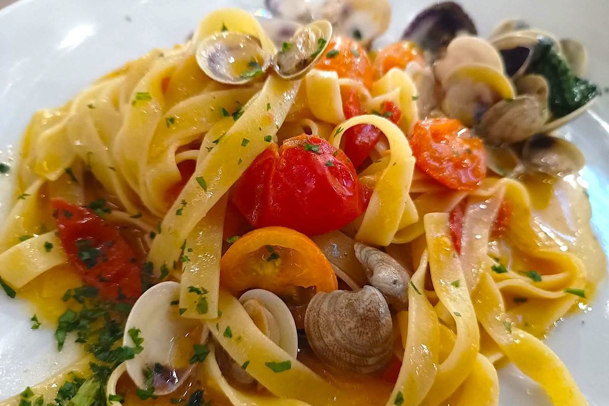 Tagliatelle con i lupini: un primo di pesce veloce, gustoso e senza fatica