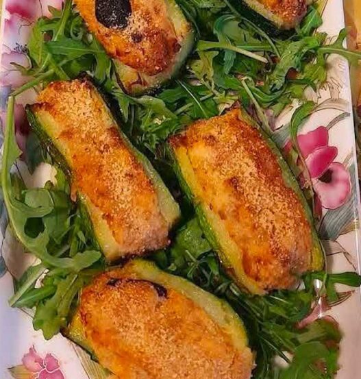zucchine ripiene con insalata