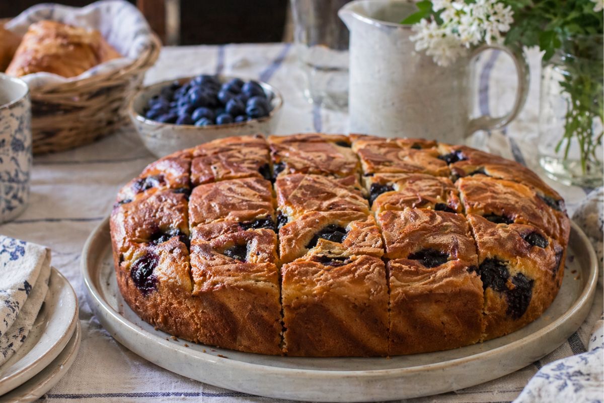 Con l’impasto dei pancakes fit cucini una torta alternativa super buona e con pochi zuccheri