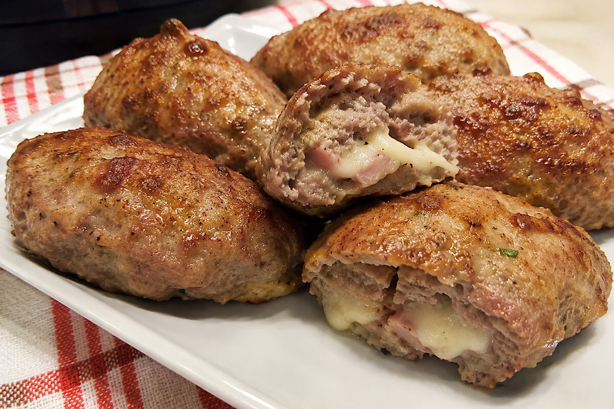Filanti e golosi, ma soprattutto veloci: panzerotti di carne ripieni in friggitrice ad aria