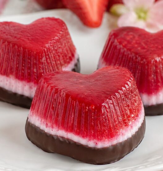 Cuoricini gelato fragole, yogurt e cioccolato