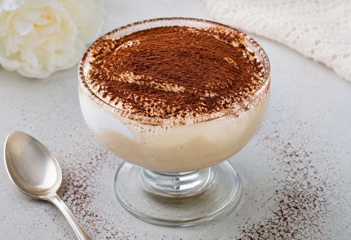Crema al caffè con schiuma di soia e cacao