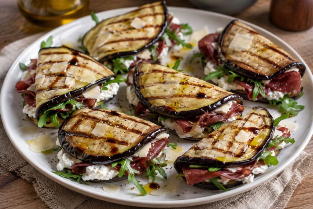 Sandwich di melanzane grigliate con bresaola, crema di formaggio e rucola
