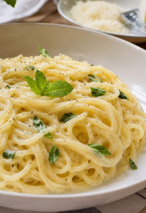 Spaghettini risottati all’acqua di limone con pecorino e menta