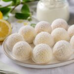 Il trucco è non aggiungere subito pangrattato nell’impasto: queste polpette con il Bimby sono morbidissime