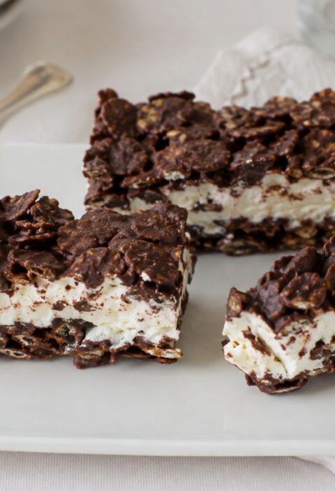 Barrette fredde con yogurt, cioccolato e cornflakes