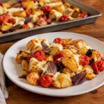 Pollo al Varoma, ma niente effetto bollito, con un sughetto che profuma di Mediterraneo