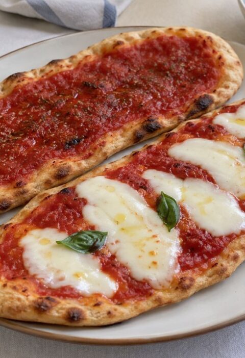 Lingue di pizza allo yogurt greco in padella