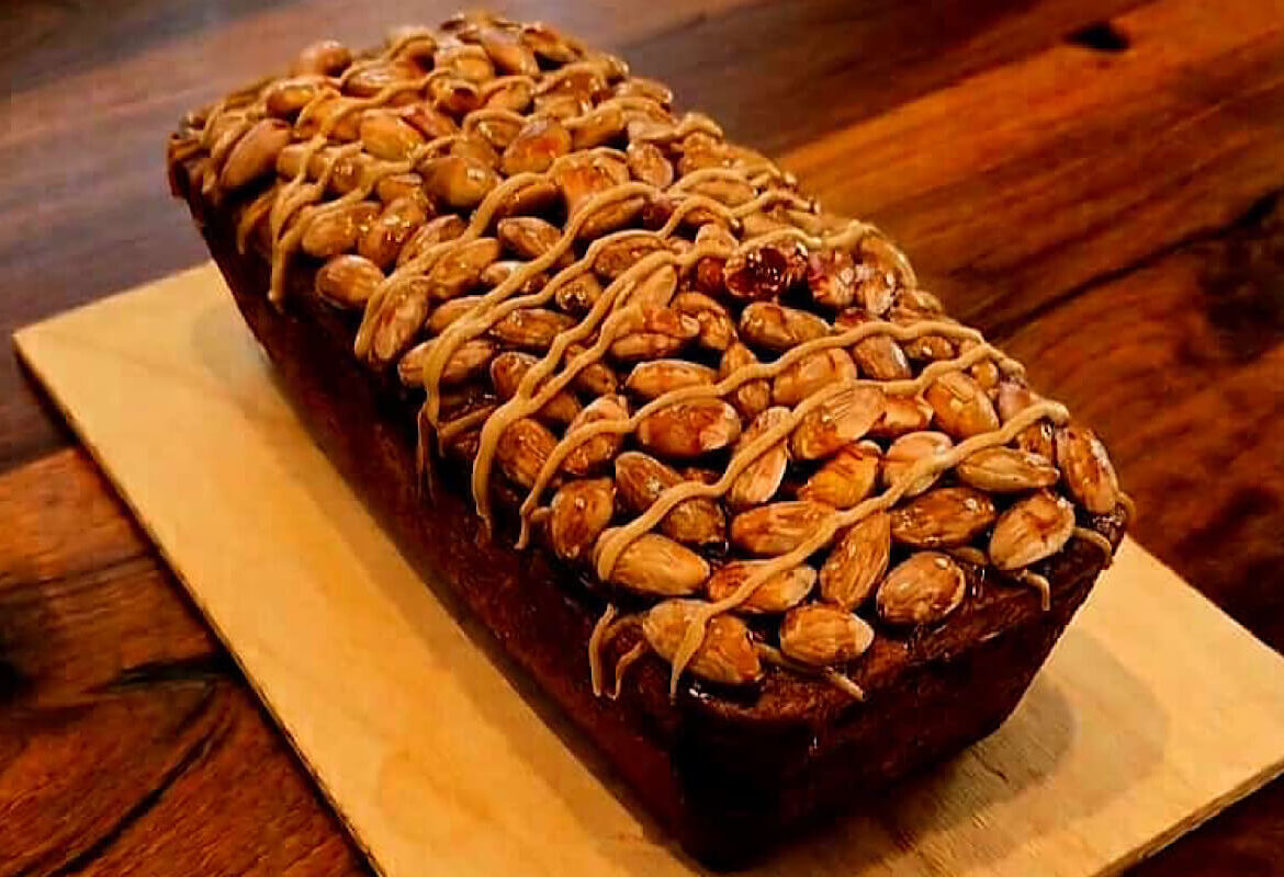Plumcake burro d'arachidi e mandorle in friggitrice ad aria