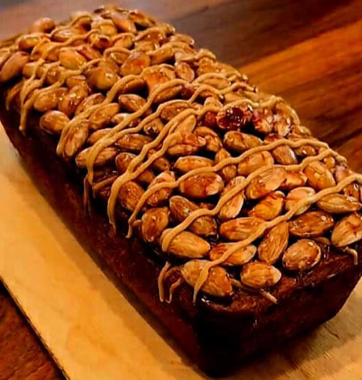 Plumcake burro d'arachidi e mandorle in friggitrice ad aria