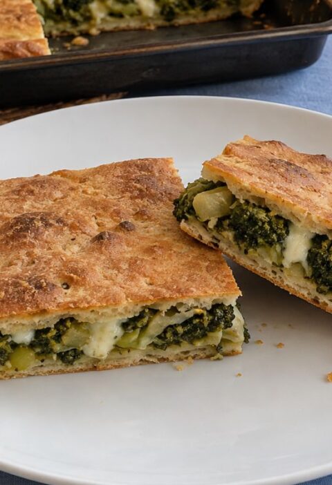 Scacciata siciliana con broccoli